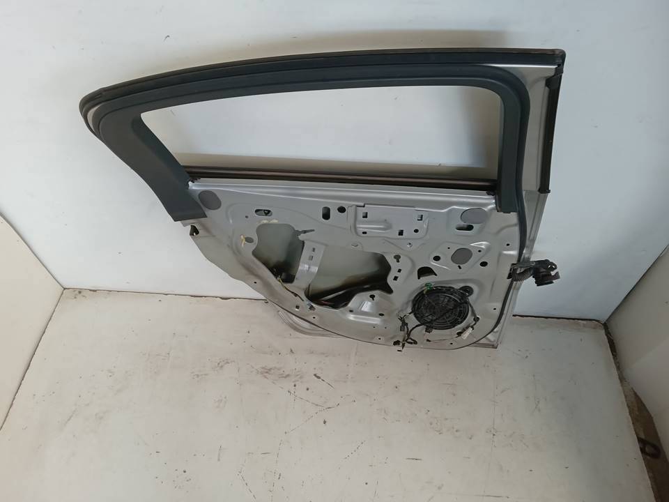PUERTA TRASERA IZQUIERDA