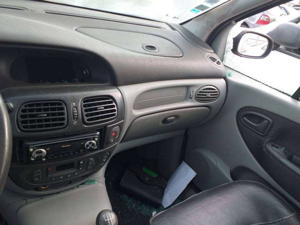 Imagen del vehículo RENAULT SCENIC (JA..)