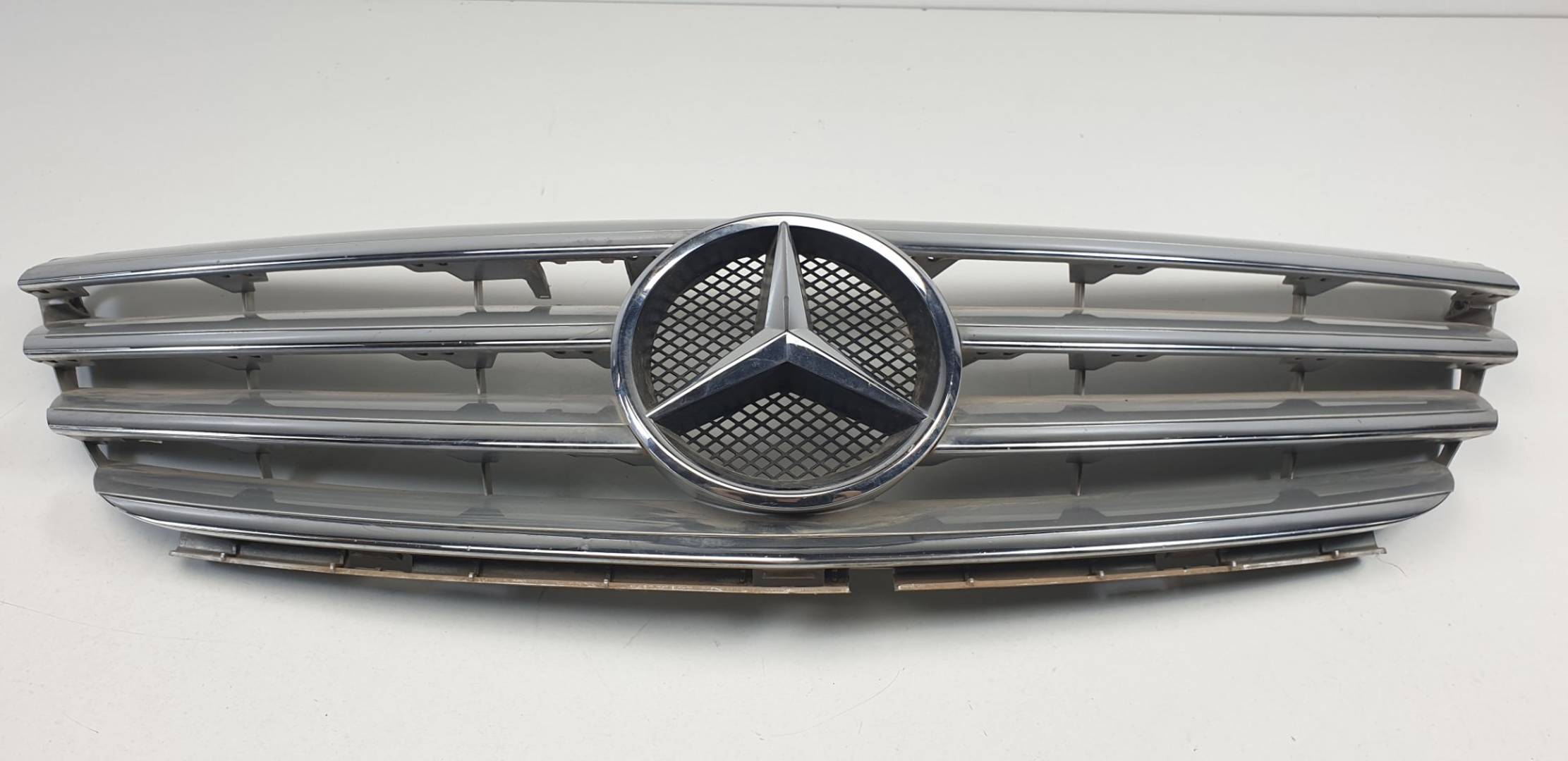 REJILLA DELANTERA - A1698800783 - MERCEDES - CLASE B (W245)