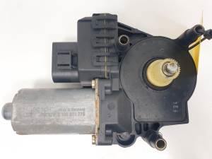 MOTOR ELEVALUNAS DELANTERO IZQUIERDO 0130821775 AUDI ALLROAD QUATTRO (4BH) Autodesguaces Alicante