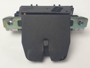 CERRADURA MALETERO / PORTON 495058724 OPEL ZAFIRA B Autodesguaces Alicante