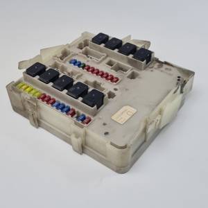 CAJA RELES / FUSIBLES 284B6EB30C NISSAN PATHFINDER (R51) Autodesguaces Alicante