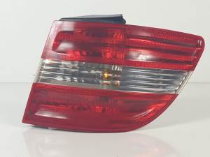 PILOTO TRASERO DERECHO A1698202264 MERCEDES CLASE B (W245) Autodesguaces Alicante