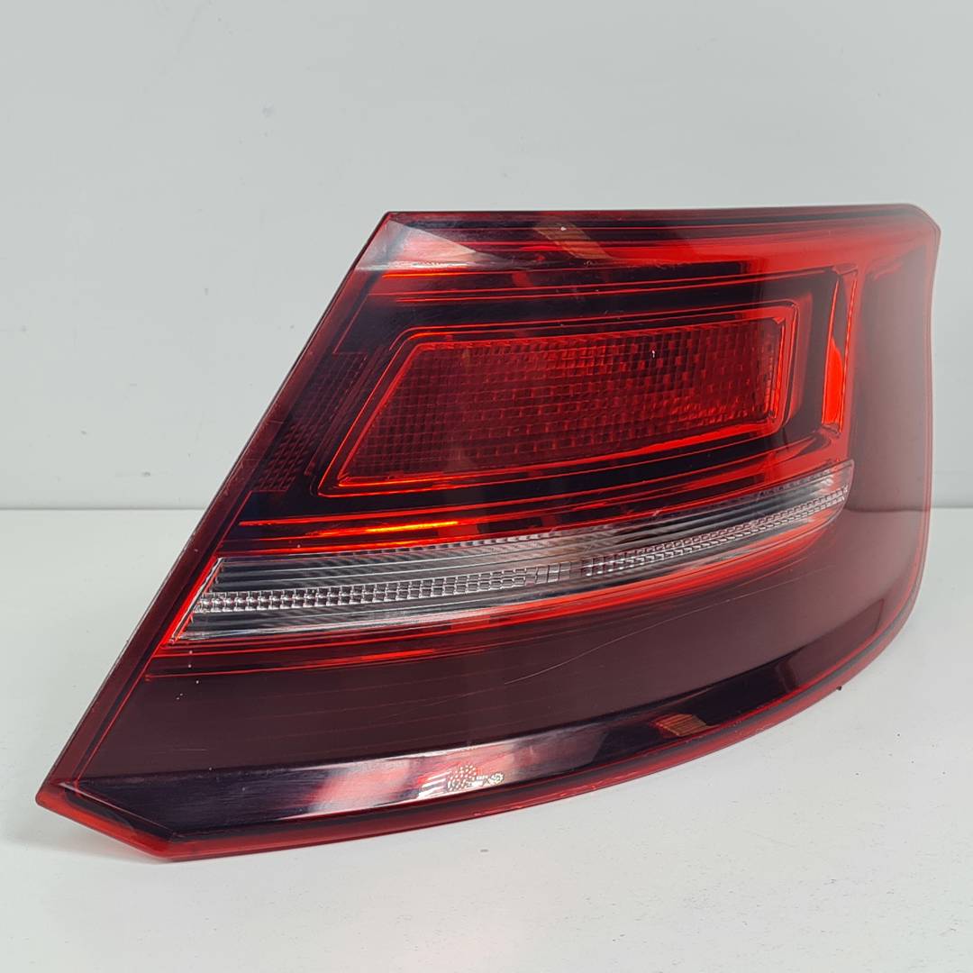PILOTO TRASERO DERECHO - 8V4945070 - AUDI - A3 SPORTBACK (8V)