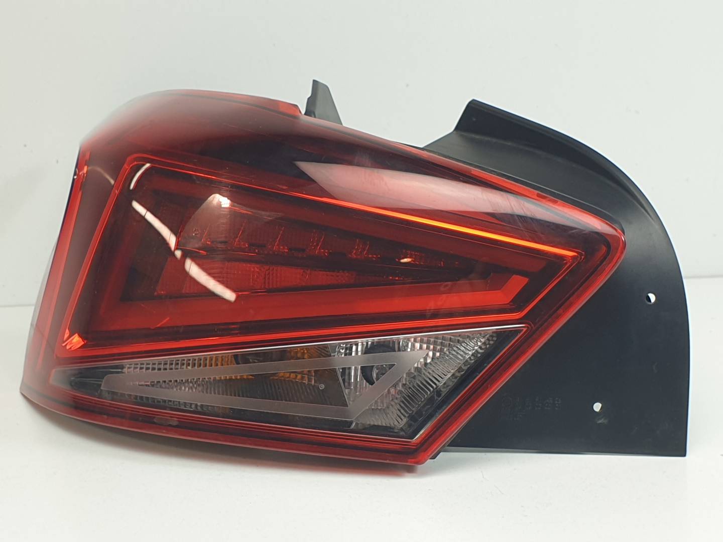 PILOTO TRASERO IZQUIERDO - 6F0945207J - SEAT - IBIZA (6F1)