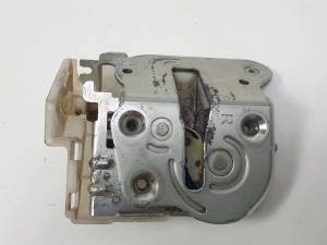 CERRADURA PUERTA TRASERA DERECHA MAZDA 5 BERL. (CR) Autodesguaces Alicante