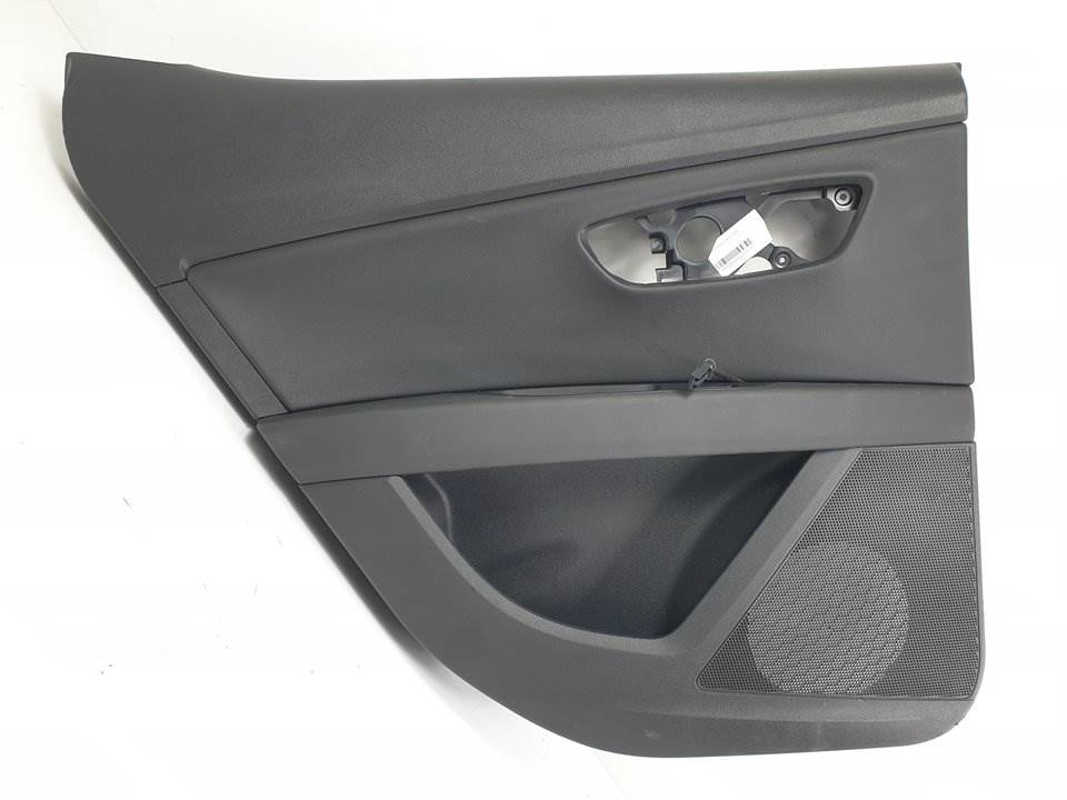 GUARNECIDO PUERTA TRASERA IZQUIERDA - 5F4867133 - SEAT - LEON (5F1)
