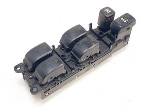 MANDO ELEVALUNAS DELANTERO IZQUIERDO 8404048090 LEXUS RX Autodesguaces Alicante