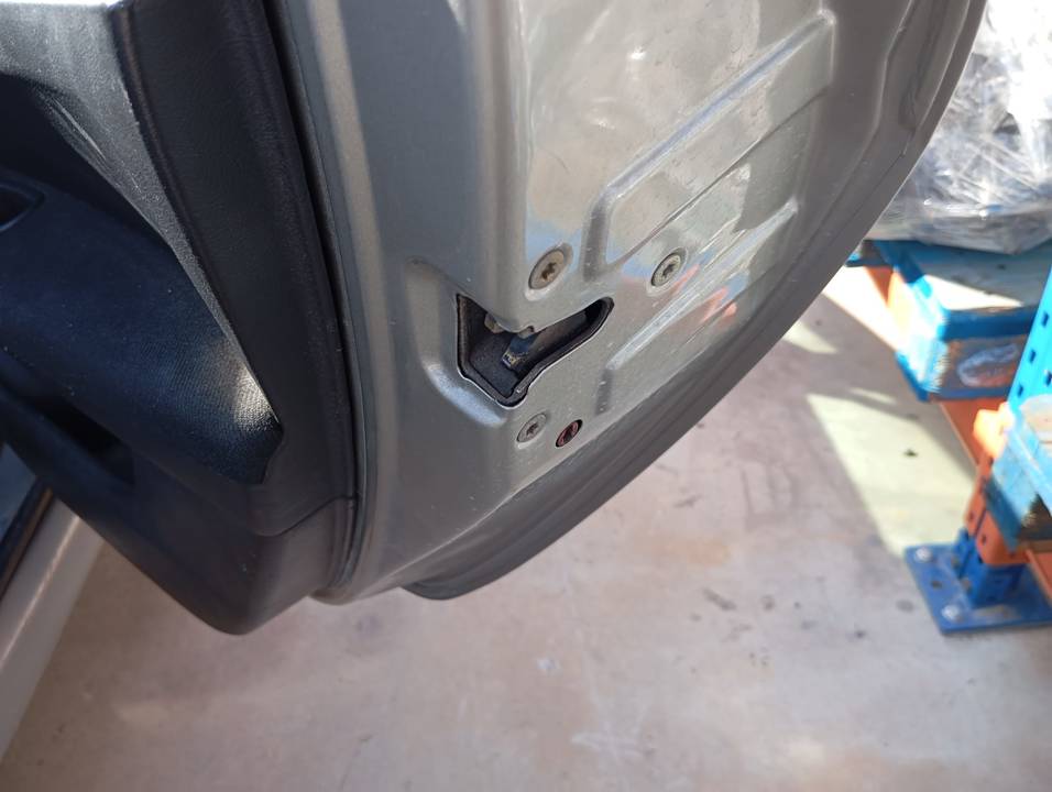 CERRADURA PUERTA TRASERA DERECHA