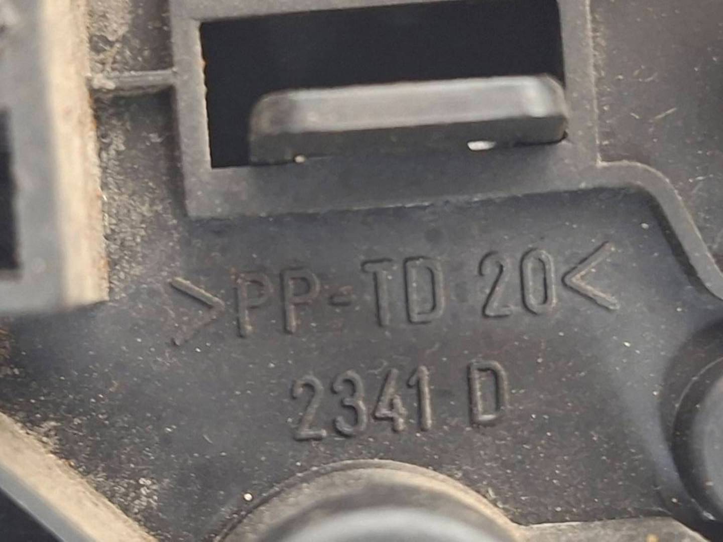 Foto 6 de Piloto Trasero Derecho Renault Scenic RX4 (ja0) (2000–2003)