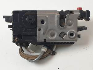 CERRADURA PUERTA TRASERA DERECHA 9685353480 DS 4 CROSSBACK Autodesguaces Alicante