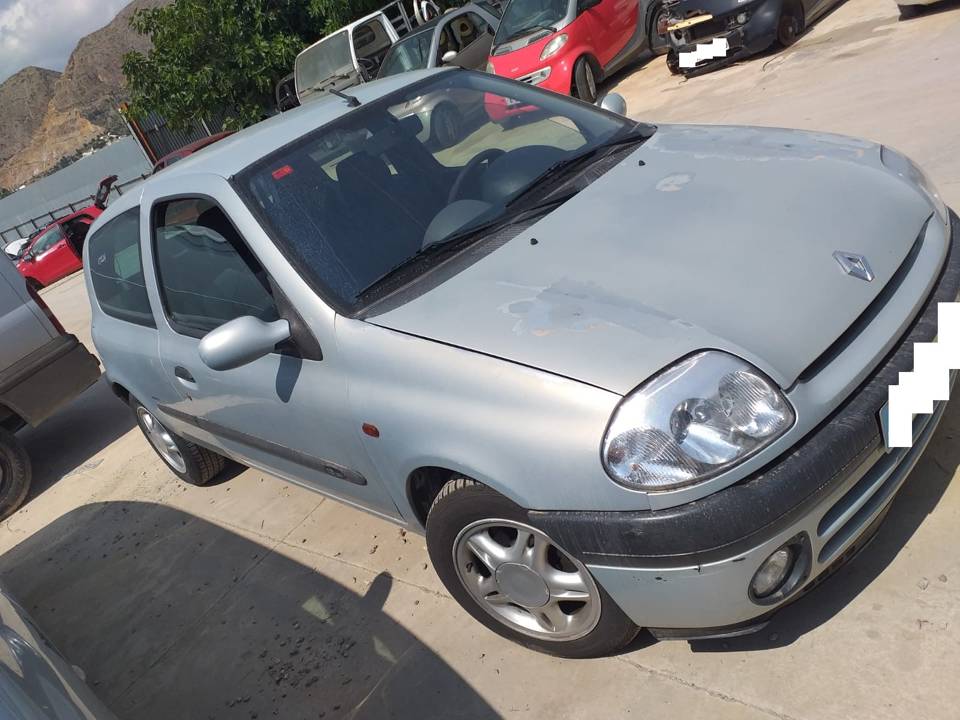 Imagen del vehículo RENAULT CLIO II FASE I (B/CBO)
