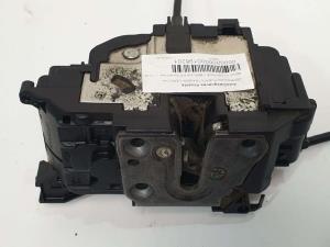 CERRADURA PUERTA TRASERA DERECHA 825020002R RENAULT MEGANE III BERLINA 5P Autodesguaces Alicante
