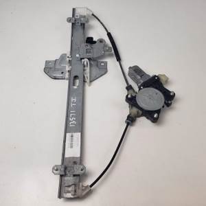 ELEVALUNAS TRASERO IZQUIERDO 824504D020 KIA CARNIVAL Autodesguaces Alicante