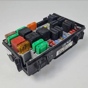 CAJA RELES / FUSIBLES 13217392EF OPEL CORSA D Autodesguaces Alicante