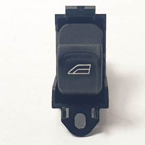MANDO ELEVALUNAS DELANTERO DERECHO 30773214 VOLVO C30 Autodesguaces Alicante
