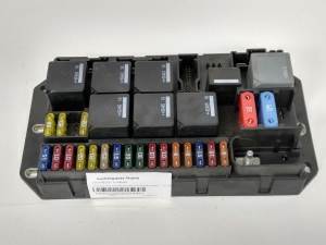 CAJA RELES / FUSIBLES 518957006 LAND ROVER RANGE ROVER (L322) Autodesguaces Alicante