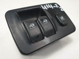MANDO ELEVALUNAS DELANTERO IZQUIERDO 9357005000 HYUNDAI ATOS (EM) Autodesguaces Alicante