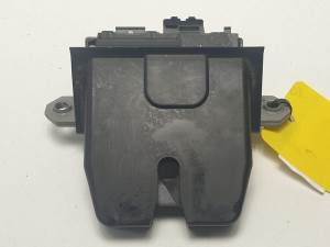 CERRADURA MALETERO / PORTON 8M51R442A66DB FORD FOCUS LIM. Autodesguaces Alicante