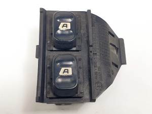 MANDO ELEVALUNAS DELANTERO IZQUIERDO 9619323380 CITROEN XANTIA BERLINA Autodesguaces Alicante