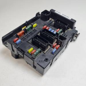 CAJA RELES / FUSIBLES 9657608580 PEUGEOT 307 CC (S1) Autodesguaces Alicante
