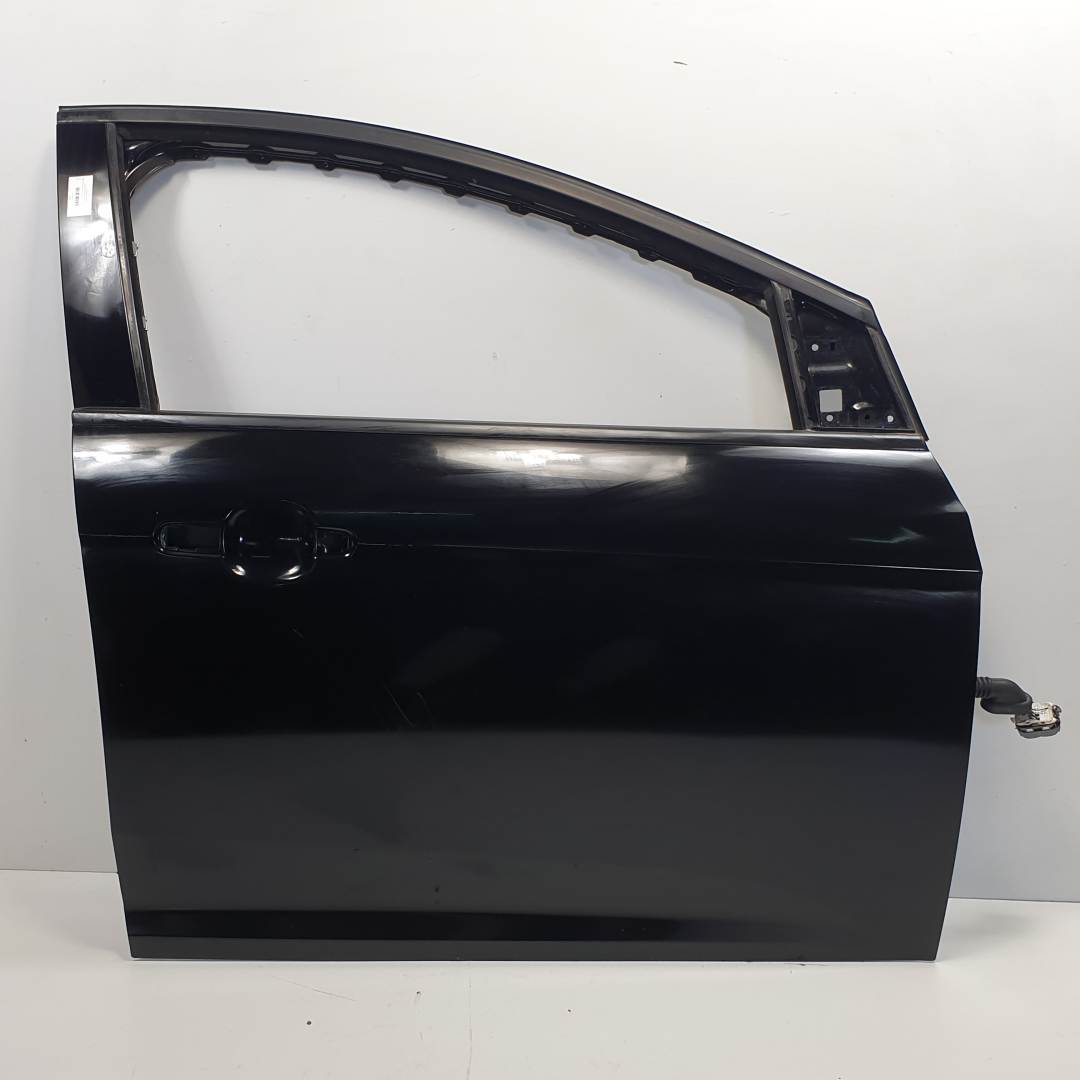 PUERTA DELANTERA DERECHA - FORD - FOCUS LIM.