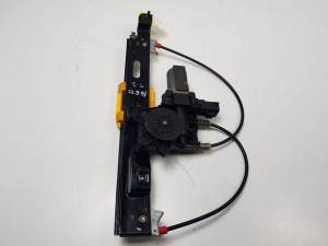 ELEVALUNAS TRASERO IZQUIERDO 8X23F27001AC JAGUAR XF (X250) Autodesguaces Alicante