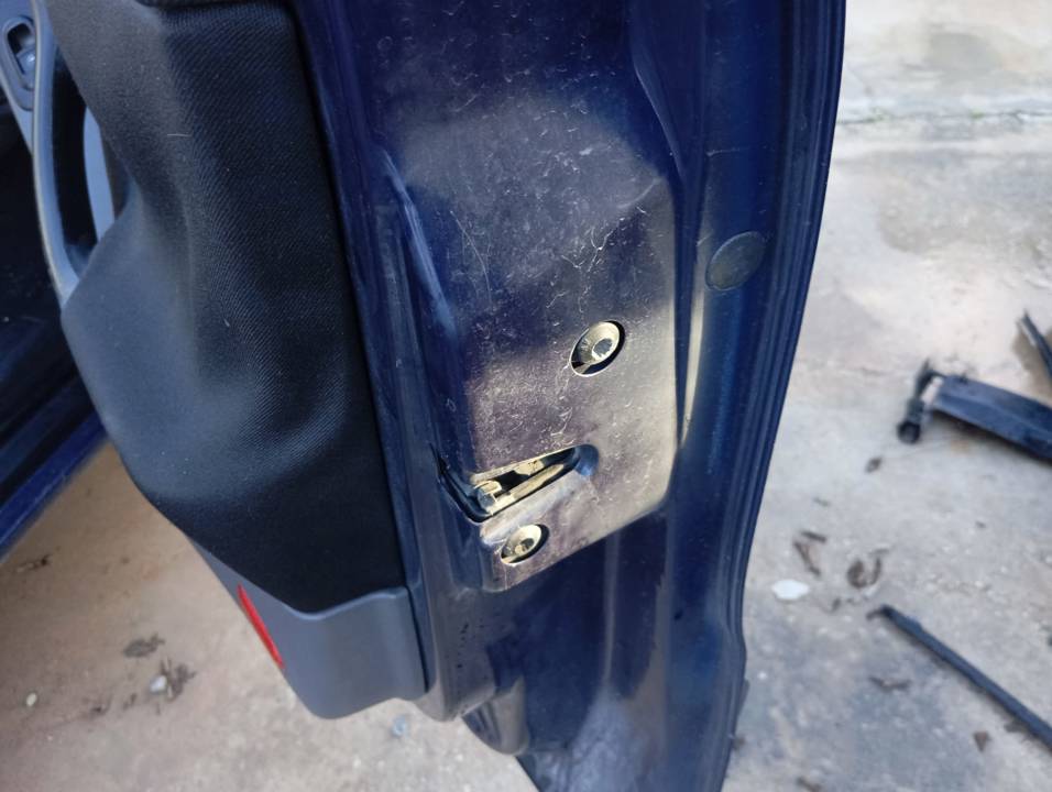 CERRADURA PUERTA DELANTERA DERECHA
