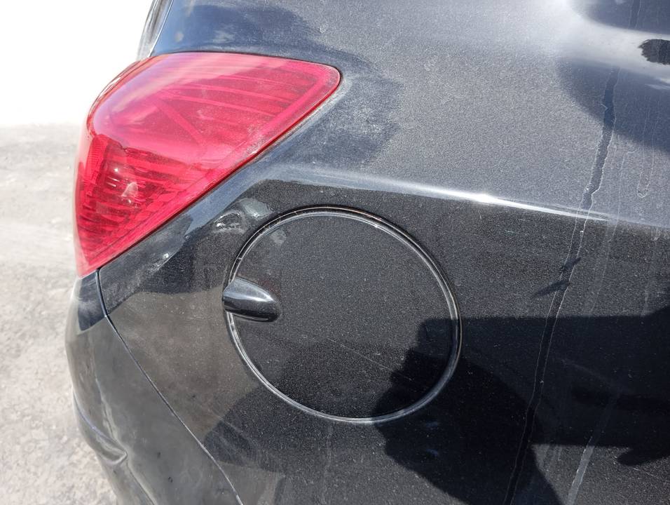 TAPA EXTERIOR COMBUSTIBLE