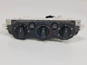 MANDO CALEFACCION / AIRE ACONDICIONADO 69607003 FORD FOCUS TURNIER (CB4) Autodesguaces Alicante