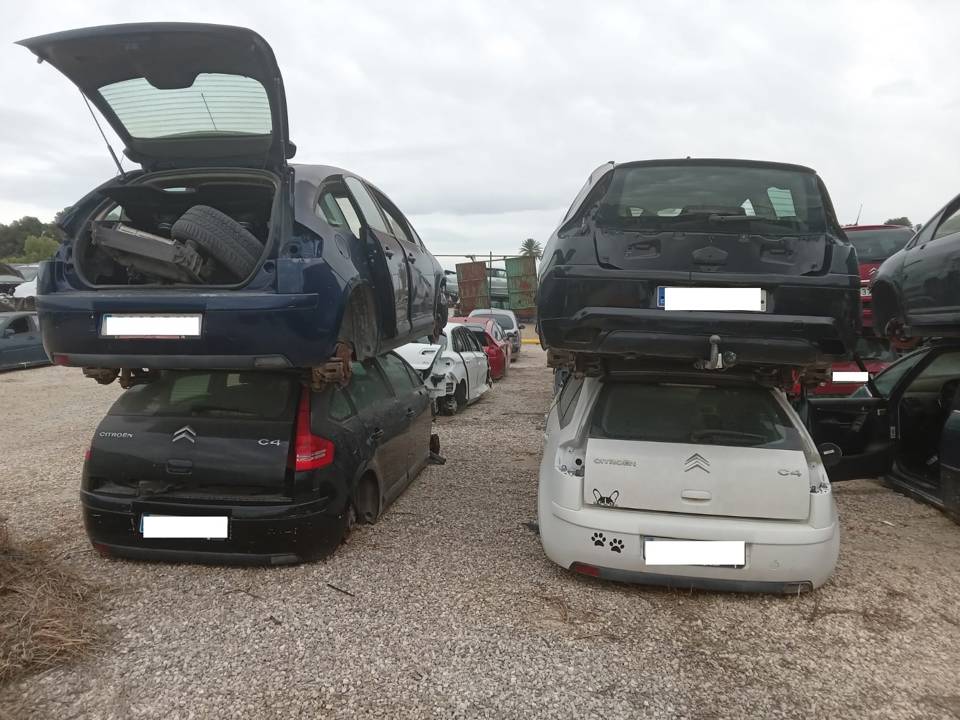 Imagen del vehículo CITROEN C4 BERLINA