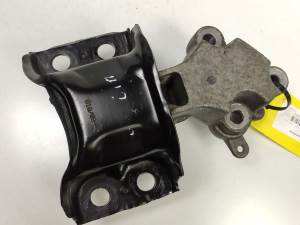 SOPORTE MOTOR DERECHO 8200429852 RENAULT TWINGO Autodesguaces Alicante