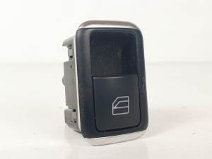MANDO ELEVALUNAS TRASERO IZQUIERDO A2049055502 MERCEDES CLASE C (W204) LIM. Autodesguaces Alicante