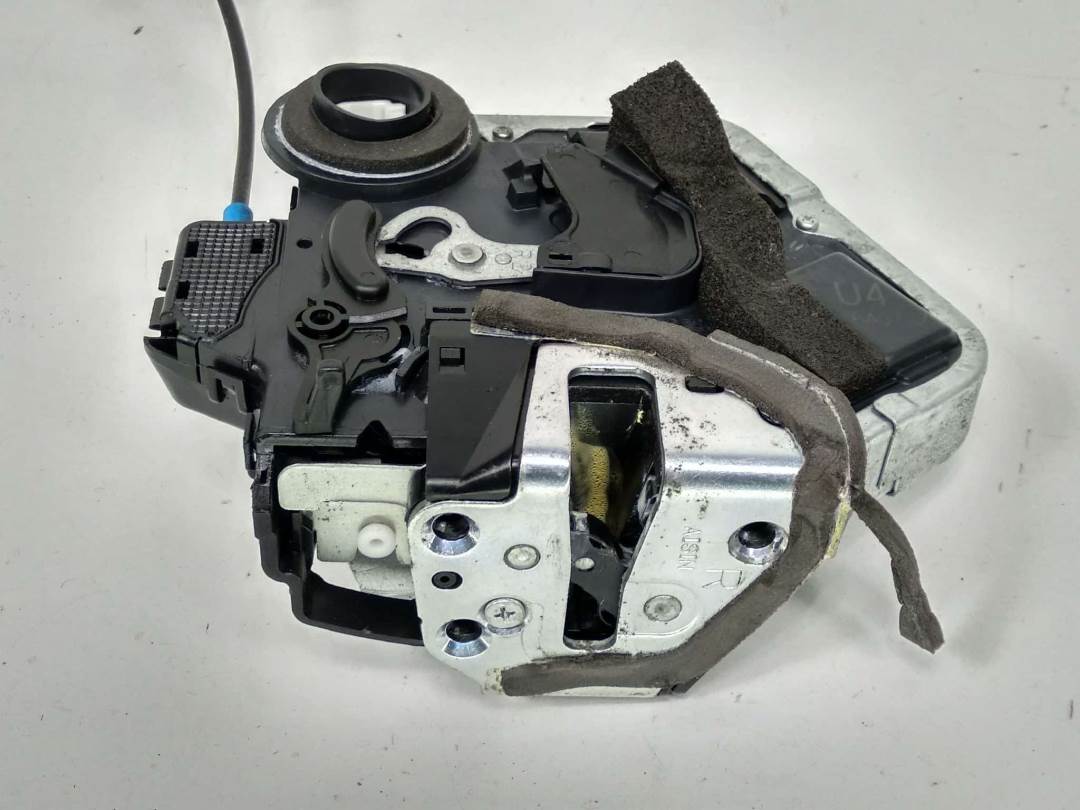 CERRADURA PUERTA TRASERA DERECHA - U46A0717 - LEXUS - IS200 (DS2/IS2)