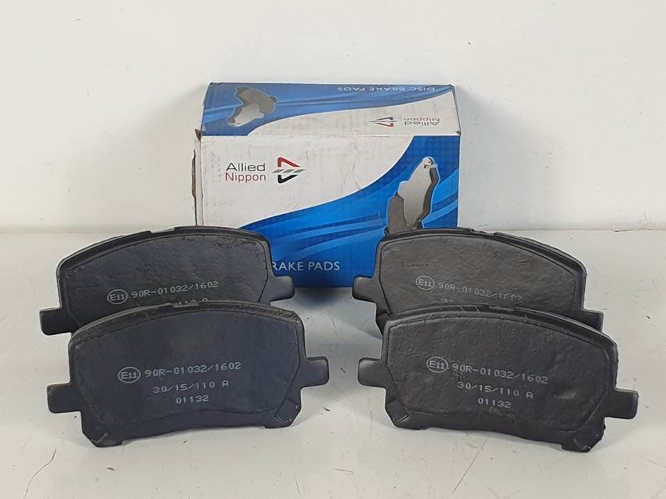 PASTILLAS DE FRENO - ADB01132 - TOYOTA - AVENSIS BERLINA (T25)