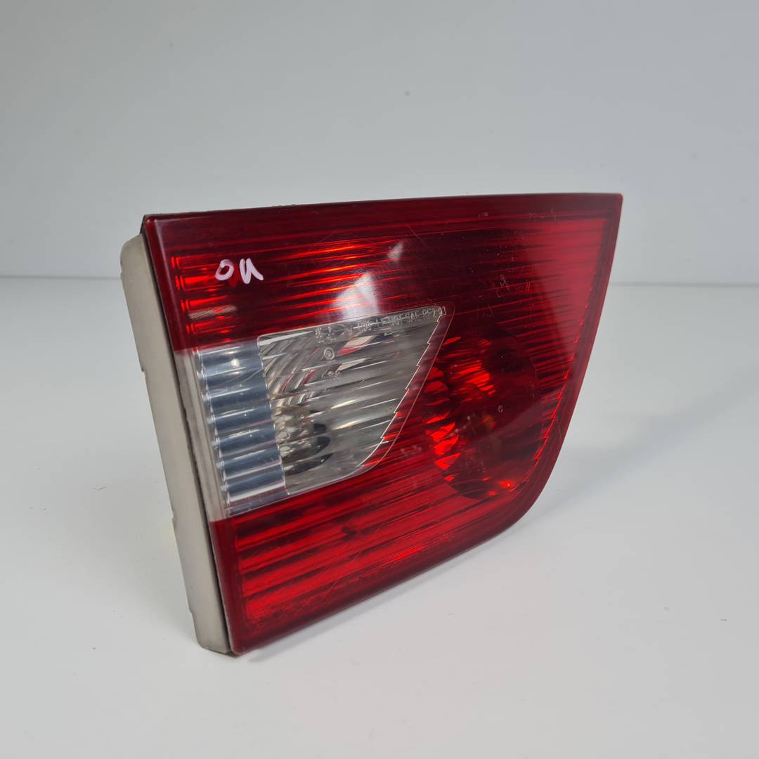 PILOTO TRASERO IZQUIERDO INTERIOR - 63213420203 - BMW - X3 (E83)