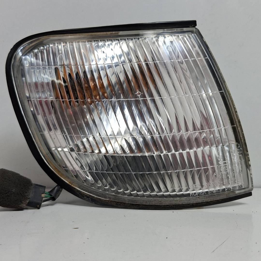 Blinker vorne rechts - 0K08051050R - KIA - SPORTAGE (NB)