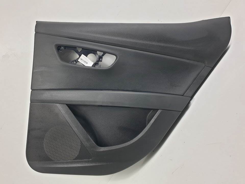 GUARNECIDO PUERTA TRASERA DERECHA - 5F4867134 - SEAT - LEON (5F1)