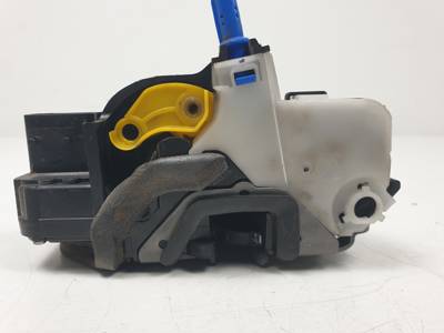 CERRADURA PUERTA DELANTERA IZQUIERDA 3023881 OPEL ASTRA J LIM. Autodesguaces Alicante
