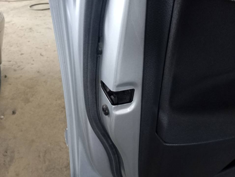 CERRADURA PUERTA DELANTERA IZQUIERDA