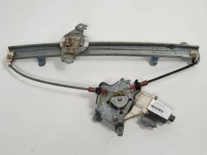 ELEVALUNAS DELANTERO DERECHO 0130822203 NISSAN MICRA (K12E) Autodesguaces Alicante