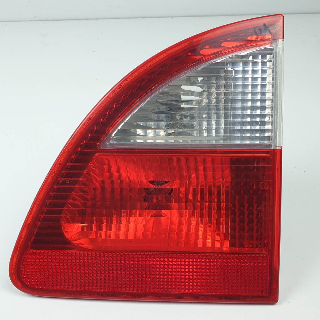 Feu intérieur arrière droit - 7M5945094B - FORD - GALAXY (VY)