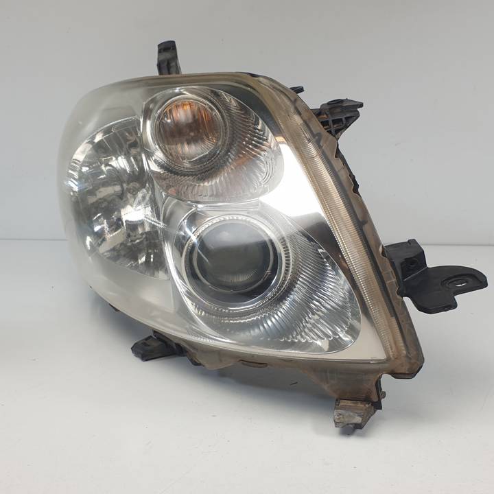FARO DERECHO 8111002470 TOYOTA AURIS (E150) Autodesguaces Alicante