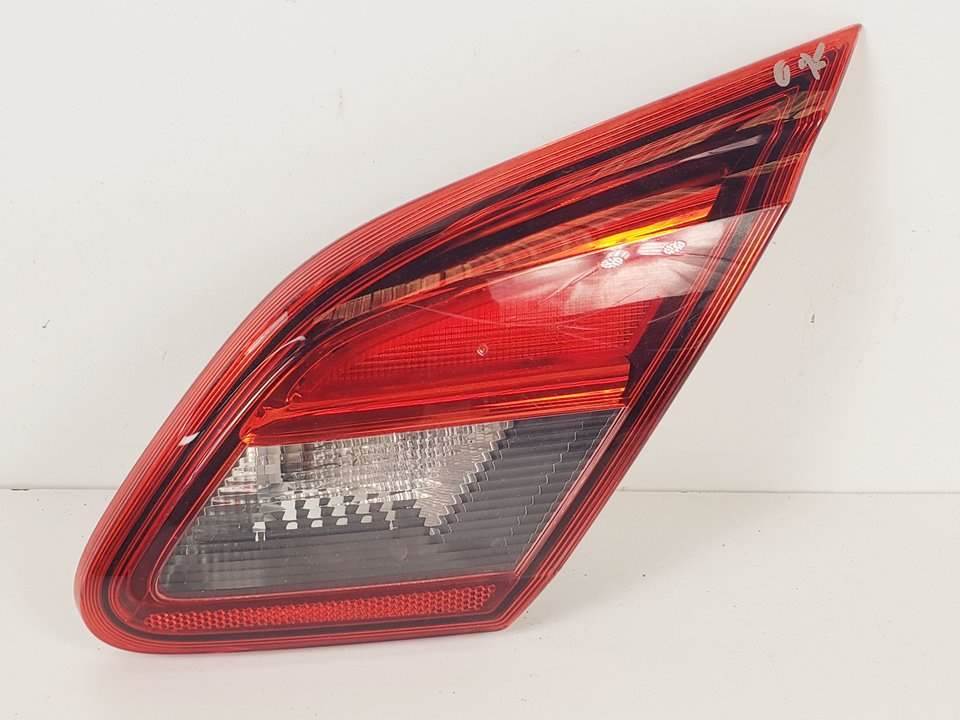 PILOTO TRASERO DERECHO INTERIOR - 39022624 - OPEL - CORSA E