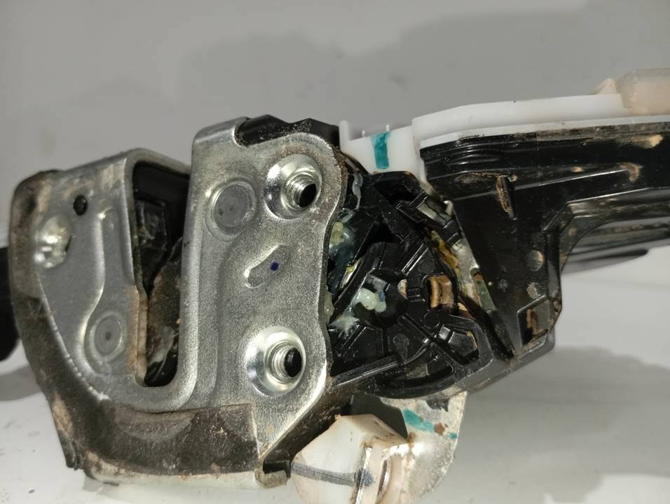 CERRADURA PUERTA DELANTERA IZQUIERDA