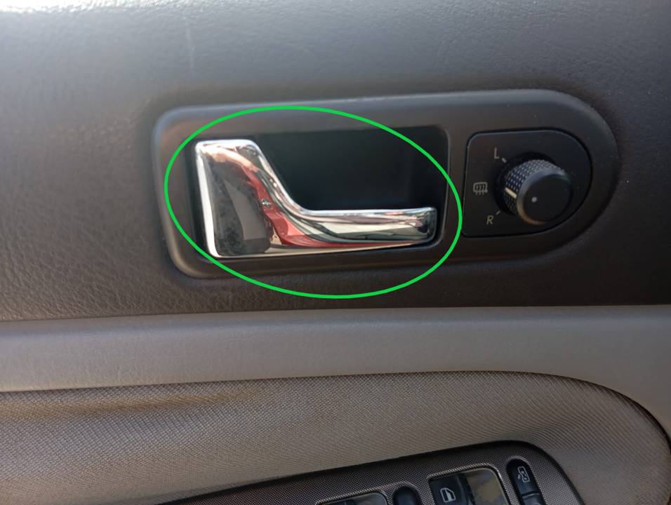MANETA INTERIOR DELANTERA IZQUIERDA