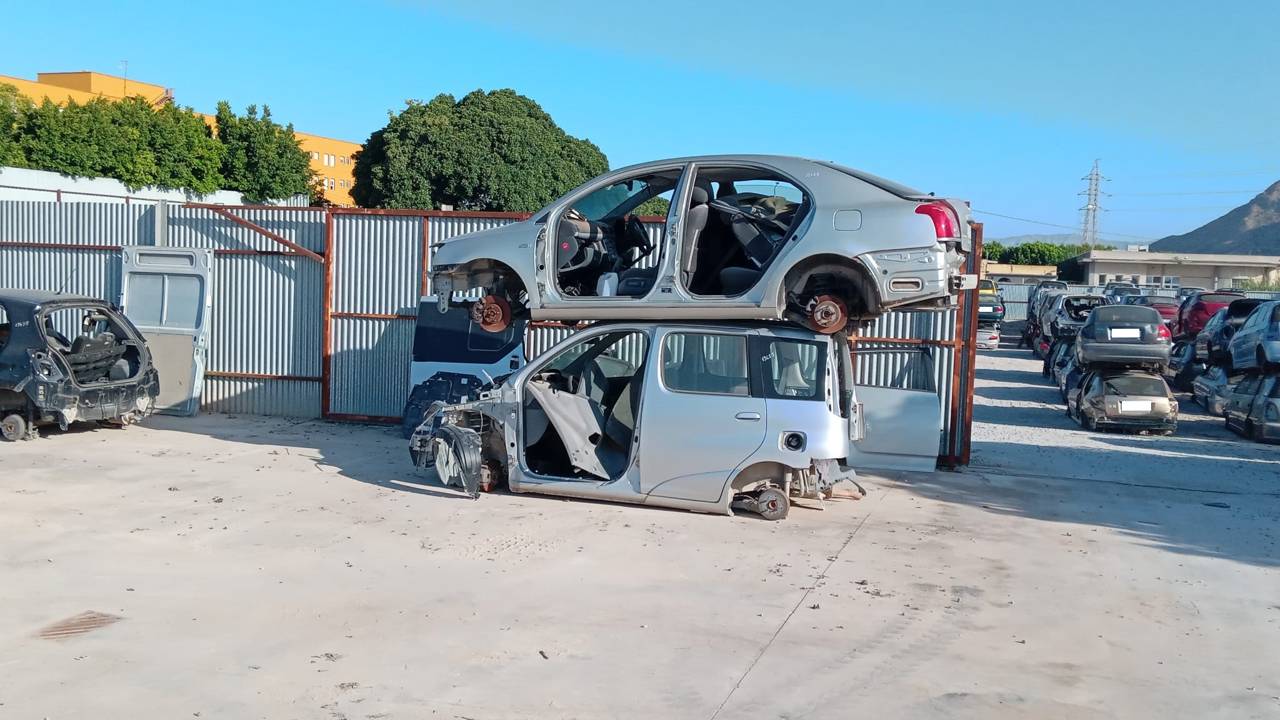 Imagen del vehículo TOYOTA AVENSIS BERLINA (T25)
