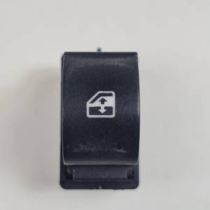MANDO ELEVALUNAS DELANTERO DERECHO 7354612800 FIAT QUBO (300) Autodesguaces Alicante