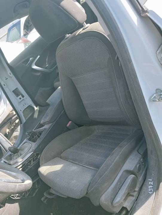 ASIENTO DELANTERO IZQUIERDO