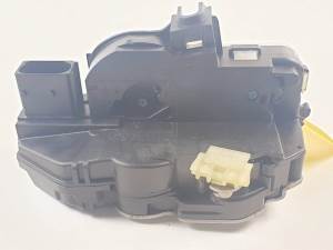 CERRADURA PUERTA DELANTERA DERECHA 3023754F OPEL INSIGNIA BERLINA Autodesguaces Alicante